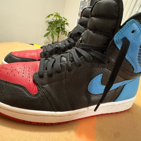 Nike Air Men's Black, Red, and Blue Sneakers - Picture 12 of 16